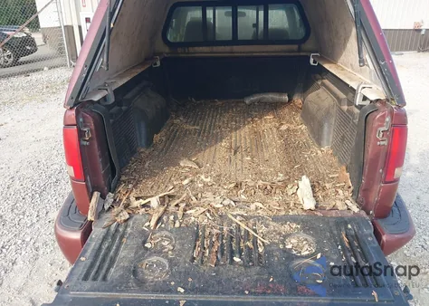 1998 Chevrolet S-10 Ls from USA, damaged, VIN 1GCDT19X5W8125052